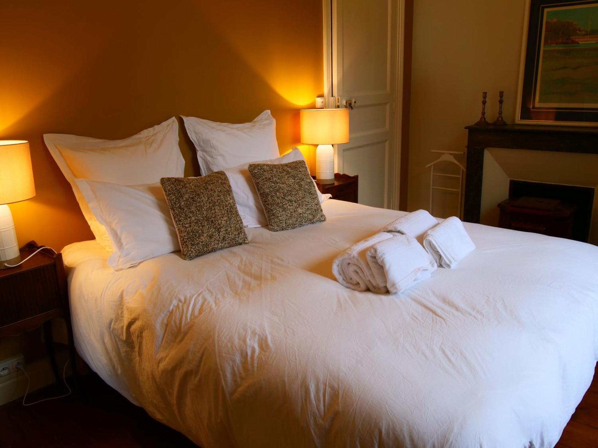Bed and Breakfast Domaine Du Cloitre Pleneuf-Val-Andre Esterno foto